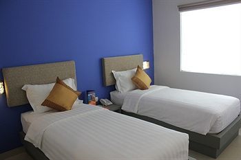 Hotel Jakarta Макасар Экстерьер фото